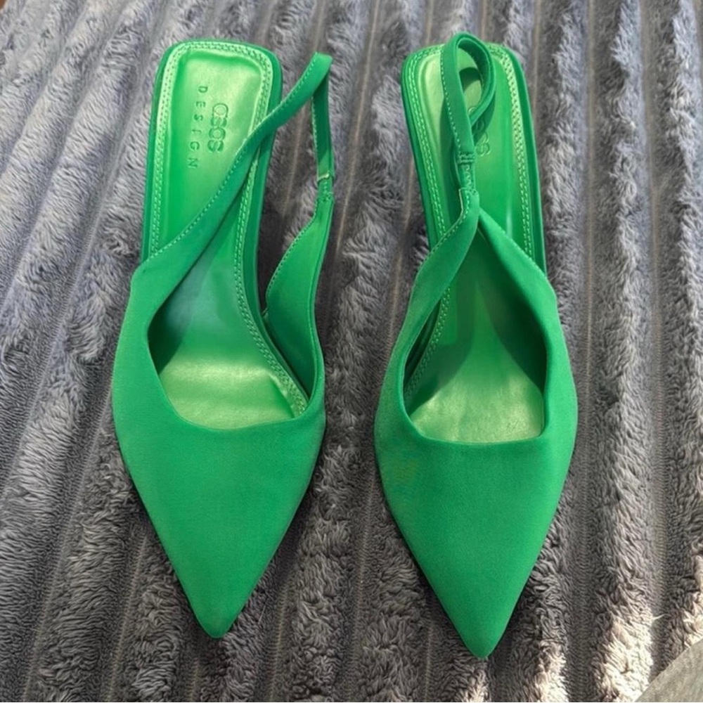 ASOS Desing Green Slingback Heels size 8 Run Big fits more like a 8.5/9